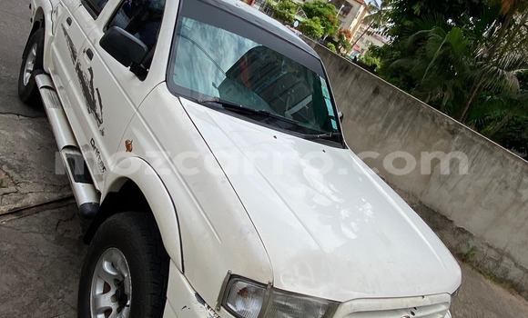 Buy Used Mazda Proceed White Car in Maputo in Maputo Buy Used Mazda Proceed White Car in Maputo in Maputo