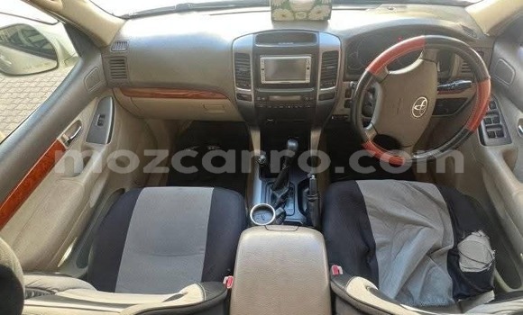 Nunua Ilio tumika Toyota Land Cruiser Prado Nyeupe Gari ndani ya Maputo nchini Maputo Nunua Ilio tumika Toyota Land Cruiser Prado Nyeupe Gari ndani ya Maputo nchini Maputo