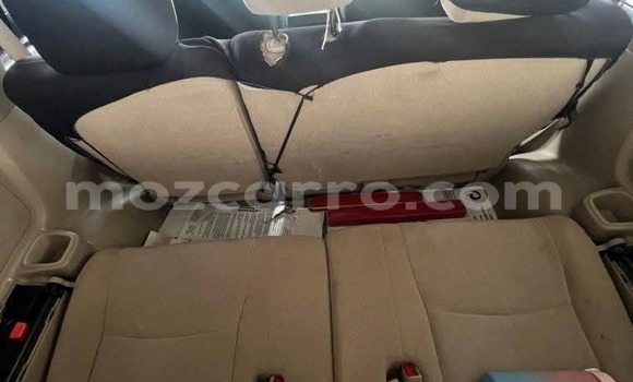 Nunua Ilio tumika Toyota Land Cruiser Prado Nyeupe Gari ndani ya Maputo nchini Maputo Nunua Ilio tumika Toyota Land Cruiser Prado Nyeupe Gari ndani ya Maputo nchini Maputo