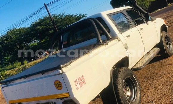 Tenga Tsaru Toyota Hilux Chena Mota in Maputo in Maputo Tenga Tsaru Toyota Hilux Chena Mota in Maputo in Maputo