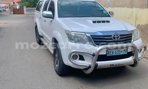 Nunua Ilio tumika Toyota Hilux Nyeupe Gari ndani ya Maputo nchini Maputo Nunua Ilio tumika Toyota Hilux Nyeupe Gari ndani ya Maputo nchini Maputo