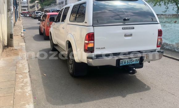 Nunua Ilio tumika Toyota Hilux Nyeupe Gari ndani ya Maputo nchini Maputo Nunua Ilio tumika Toyota Hilux Nyeupe Gari ndani ya Maputo nchini Maputo