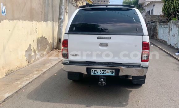 Nunua Ilio tumika Toyota Hilux Nyeupe Gari ndani ya Maputo nchini Maputo Nunua Ilio tumika Toyota Hilux Nyeupe Gari ndani ya Maputo nchini Maputo