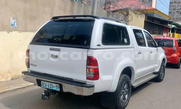 Nunua Ilio tumika Toyota Hilux Nyeupe Gari ndani ya Maputo nchini Maputo Nunua Ilio tumika Toyota Hilux Nyeupe Gari ndani ya Maputo nchini Maputo