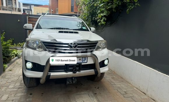 Buy Used Toyota Land Cruiser Prado White Car in Maputo in Maputo Buy Used Toyota Land Cruiser Prado White Car in Maputo in Maputo