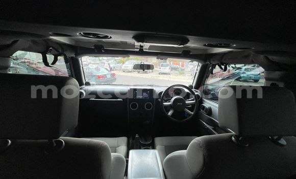 Nunua Ilio tumika Jeep Wrangler Nyekundu Gari ndani ya Maputo nchini Maputo Nunua Ilio tumika Jeep Wrangler Nyekundu Gari ndani ya Maputo nchini Maputo