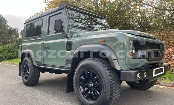 Buy Used Land Rover Defender Green Car in Maputo in Maputo Buy Used Land Rover Defender Green Car in Maputo in Maputo
