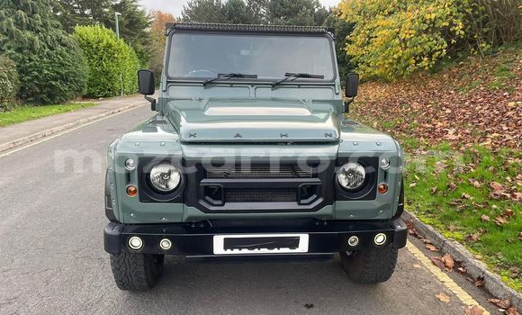 Buy Used Land Rover Defender Green Car in Maputo in Maputo Buy Used Land Rover Defender Green Car in Maputo in Maputo