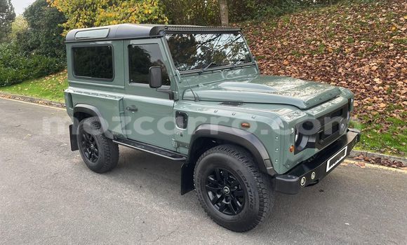 Buy Used Land Rover Defender Green Car in Maputo in Maputo Buy Used Land Rover Defender Green Car in Maputo in Maputo