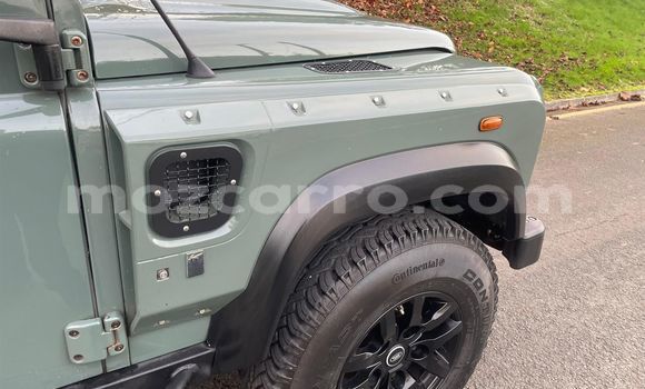 Buy Used Land Rover Defender Green Car in Maputo in Maputo Buy Used Land Rover Defender Green Car in Maputo in Maputo