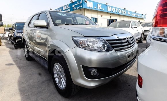 Comprar Importar Toyota Fortuner De outros Carro em Import - Dubai em Cabo Delgado Comprar Importar Toyota Fortuner De outros Carro em Import - Dubai em Cabo Delgado