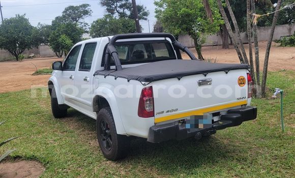 Tenga Tsaru Isuzu KB Chena Mota in Maputo in Maputo Tenga Tsaru Isuzu KB Chena Mota in Maputo in Maputo