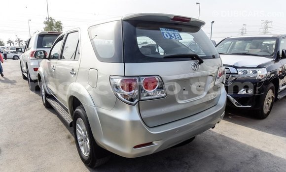 Comprar Importar Toyota Fortuner De outros Carro em Import - Dubai em Cabo Delgado Comprar Importar Toyota Fortuner De outros Carro em Import - Dubai em Cabo Delgado
