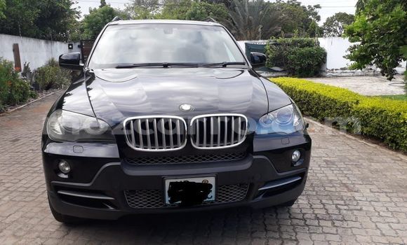 Nunua Ilio tumika BMW X5 Nyeusi Gari ndani ya Maputo nchini Maputo