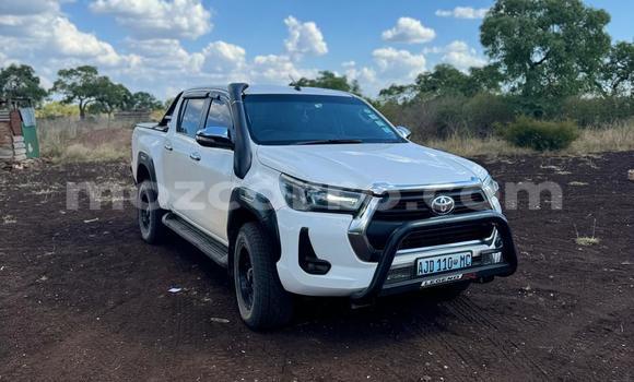 Nunua Ilio tumika Toyota Hilux Nyeupe Gari ndani ya Maputo nchini Maputo Nunua Ilio tumika Toyota Hilux Nyeupe Gari ndani ya Maputo nchini Maputo
