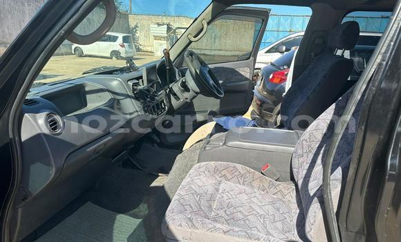 Nunua Mpya Nissan Caravan Nyeusi Gari ndani ya Maputo nchini Maputo Nunua Mpya Nissan Caravan Nyeusi Gari ndani ya Maputo nchini Maputo