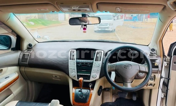 Nunua Ilio tumika Toyota Harrier Nyeupe Gari ndani ya Maputo nchini Maputo Nunua Ilio tumika Toyota Harrier Nyeupe Gari ndani ya Maputo nchini Maputo