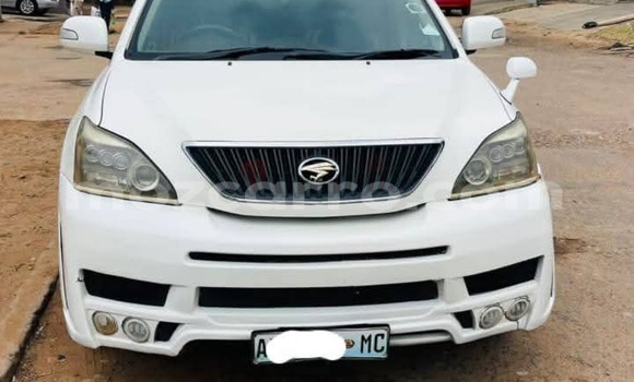 Nunua Ilio tumika Toyota Harrier Nyeupe Gari ndani ya Maputo nchini Maputo Nunua Ilio tumika Toyota Harrier Nyeupe Gari ndani ya Maputo nchini Maputo