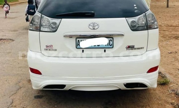 Nunua Ilio tumika Toyota Harrier Nyeupe Gari ndani ya Maputo nchini Maputo Nunua Ilio tumika Toyota Harrier Nyeupe Gari ndani ya Maputo nchini Maputo