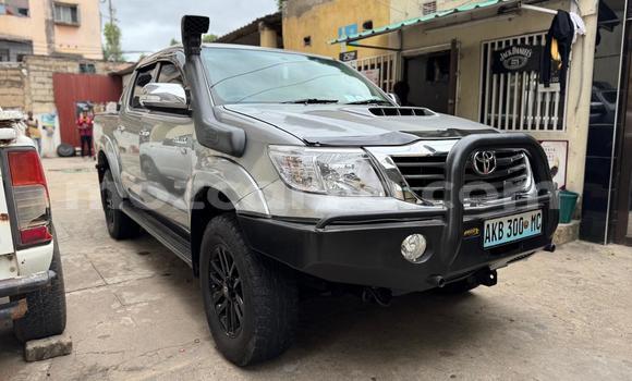 Comprar Usado Toyota Hilux Prata Carro em Maputo em Maputo Comprar Usado Toyota Hilux Prata Carro em Maputo em Maputo