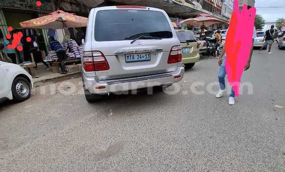 Comprar Usado Toyota Land Cruiser Prata Carro em Maputo em Maputo Comprar Usado Toyota Land Cruiser Prata Carro em Maputo em Maputo