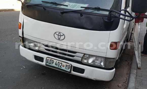 Nunua Ilio tumika Toyota Dyna Nyeupe Gari ndani ya Maputo nchini Maputo Nunua Ilio tumika Toyota Dyna Nyeupe Gari ndani ya Maputo nchini Maputo