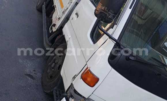 Nunua Ilio tumika Toyota Dyna Nyeupe Gari ndani ya Maputo nchini Maputo Nunua Ilio tumika Toyota Dyna Nyeupe Gari ndani ya Maputo nchini Maputo