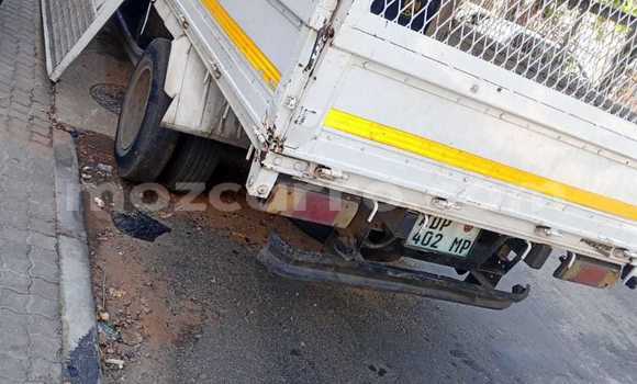 Nunua Ilio tumika Toyota Dyna Nyeupe Gari ndani ya Maputo nchini Maputo Nunua Ilio tumika Toyota Dyna Nyeupe Gari ndani ya Maputo nchini Maputo