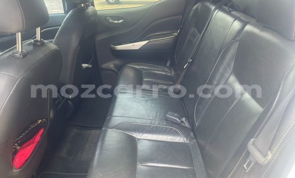 Nunua Ilio tumika Nissan Navara Nyeupe Gari ndani ya Maputo nchini Maputo Nunua Ilio tumika Nissan Navara Nyeupe Gari ndani ya Maputo nchini Maputo