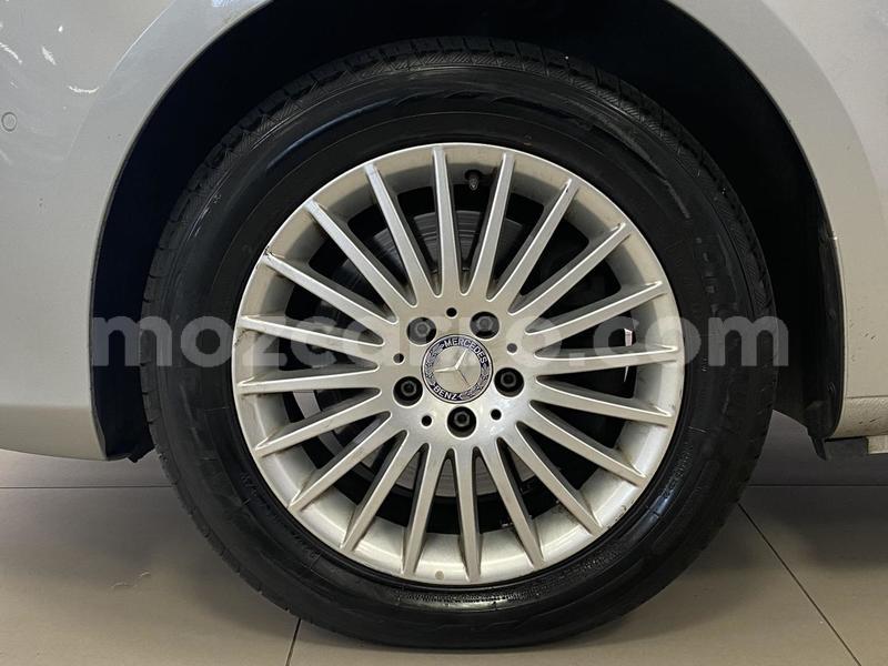 Big with watermark mercedes benz vito maputo maputo 36157