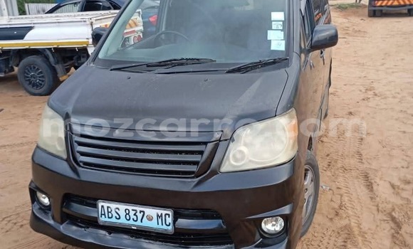 Comprar Usado Toyota Noah Preto Carro em Maputo em Maputo