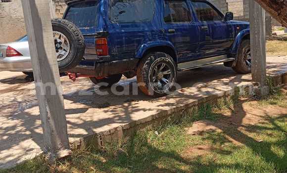 Nunua Ilio tumika Toyota Hilux Surf Bluu Gari ndani ya Maputo nchini Maputo Nunua Ilio tumika Toyota Hilux Surf Bluu Gari ndani ya Maputo nchini Maputo