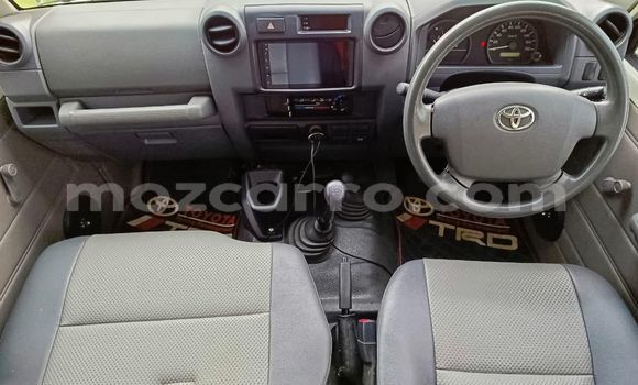 Nunua Ilio tumika Toyota Land Cruiser Nyeupe Gari ndani ya Maputo nchini Maputo Nunua Ilio tumika Toyota Land Cruiser Nyeupe Gari ndani ya Maputo nchini Maputo