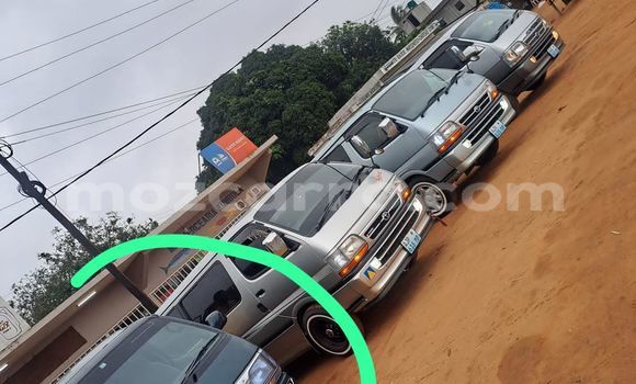 Buy Used Toyota Hiace Green Car in Xai-Xai in Gaza Buy Used Toyota Hiace Green Car in Xai-Xai in Gaza