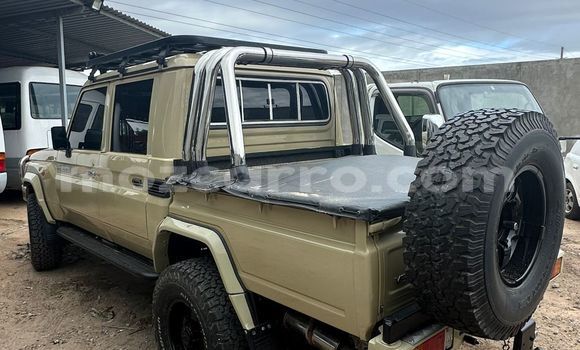 Comprar Usado Toyota Land Cruiser Bege Carro em Maputo em Maputo Comprar Usado Toyota Land Cruiser Bege Carro em Maputo em Maputo