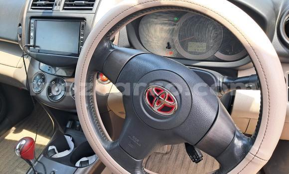 Tenga Tsaru Toyota Vanguard Tsvuku Mota in Maputo in Maputo Tenga Tsaru Toyota Vanguard Tsvuku Mota in Maputo in Maputo