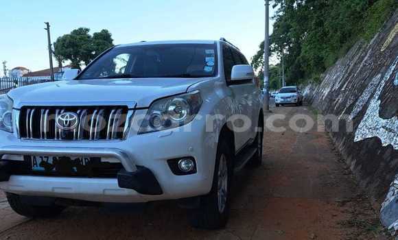 Comprar Usado Toyota Land Cruiser Prado Branco Carro em Maputo em Maputo