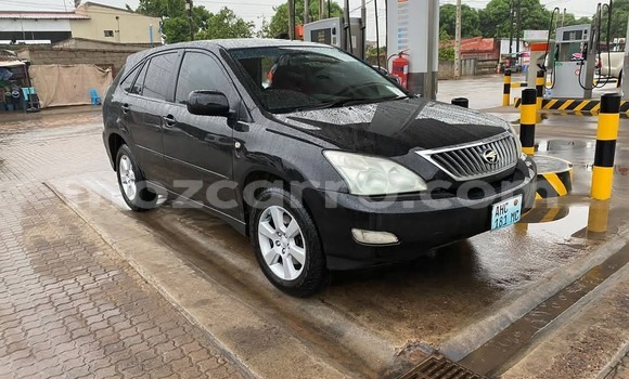 Nunua Ilio tumika Toyota Harrier Nyeusi Gari ndani ya Maputo nchini Maputo