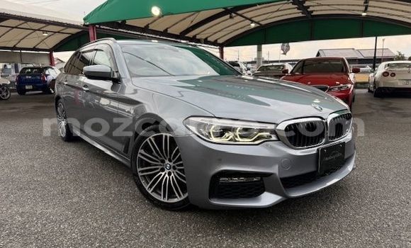 Nunua Ilio tumika BMW 5-Series Fedha Gari ndani ya Maputo nchini Maputo