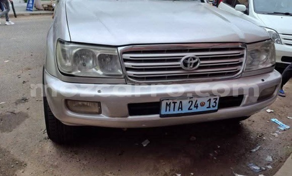 Tenga Tsaru Toyota Land Cruiser Prado Zvimwe Mota in Maputo in Maputo