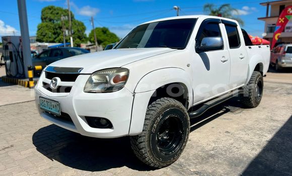 Comprar Usado Mazda BT-50 Branco Carro em Maputo em Maputo