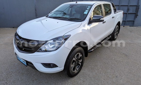 Comprar Usado Mazda BT-50 Castanho Carro em Maputo em Maputo Comprar Usado Mazda BT-50 Castanho Carro em Maputo em Maputo