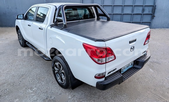 Comprar Usado Mazda BT-50 Castanho Carro em Maputo em Maputo Comprar Usado Mazda BT-50 Castanho Carro em Maputo em Maputo