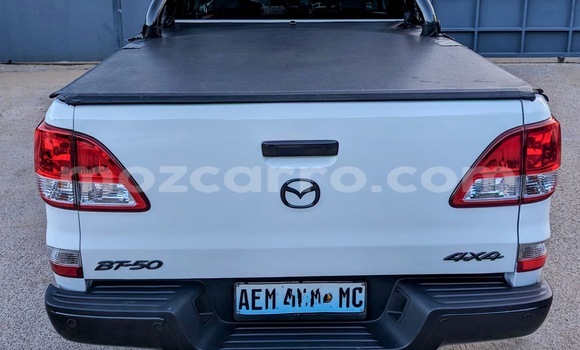 Comprar Usado Mazda BT-50 Castanho Carro em Maputo em Maputo Comprar Usado Mazda BT-50 Castanho Carro em Maputo em Maputo