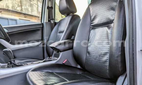 Comprar Usado Mazda BT-50 Castanho Carro em Maputo em Maputo Comprar Usado Mazda BT-50 Castanho Carro em Maputo em Maputo