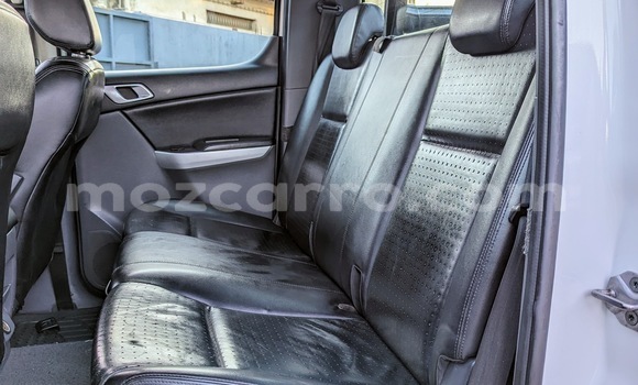 Comprar Usado Mazda BT-50 Castanho Carro em Maputo em Maputo Comprar Usado Mazda BT-50 Castanho Carro em Maputo em Maputo