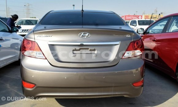Comprar Importar Hyundai Accent Castanho Carro em Import - Dubai em Cabo Delgado Comprar Importar Hyundai Accent Castanho Carro em Import - Dubai em Cabo Delgado