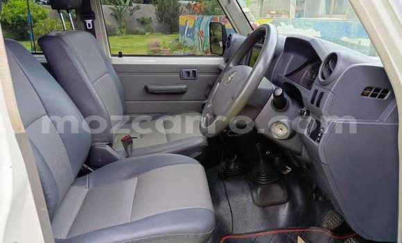 Buy Used Toyota Land Cruiser Prado White Car in Maputo in Maputo Buy Used Toyota Land Cruiser Prado White Car in Maputo in Maputo