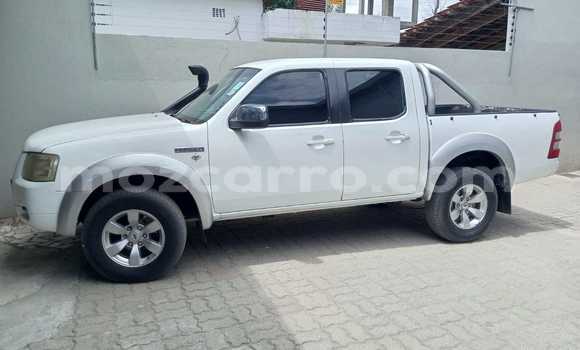 Buy Used Toyota Land Cruiser Prado White Car in Maputo in Maputo Buy Used Toyota Land Cruiser Prado White Car in Maputo in Maputo