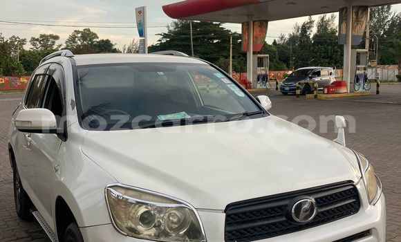 Comprar Usado Toyota RAV4 Branco Carro em Maputo em Maputo Comprar Usado Toyota RAV4 Branco Carro em Maputo em Maputo